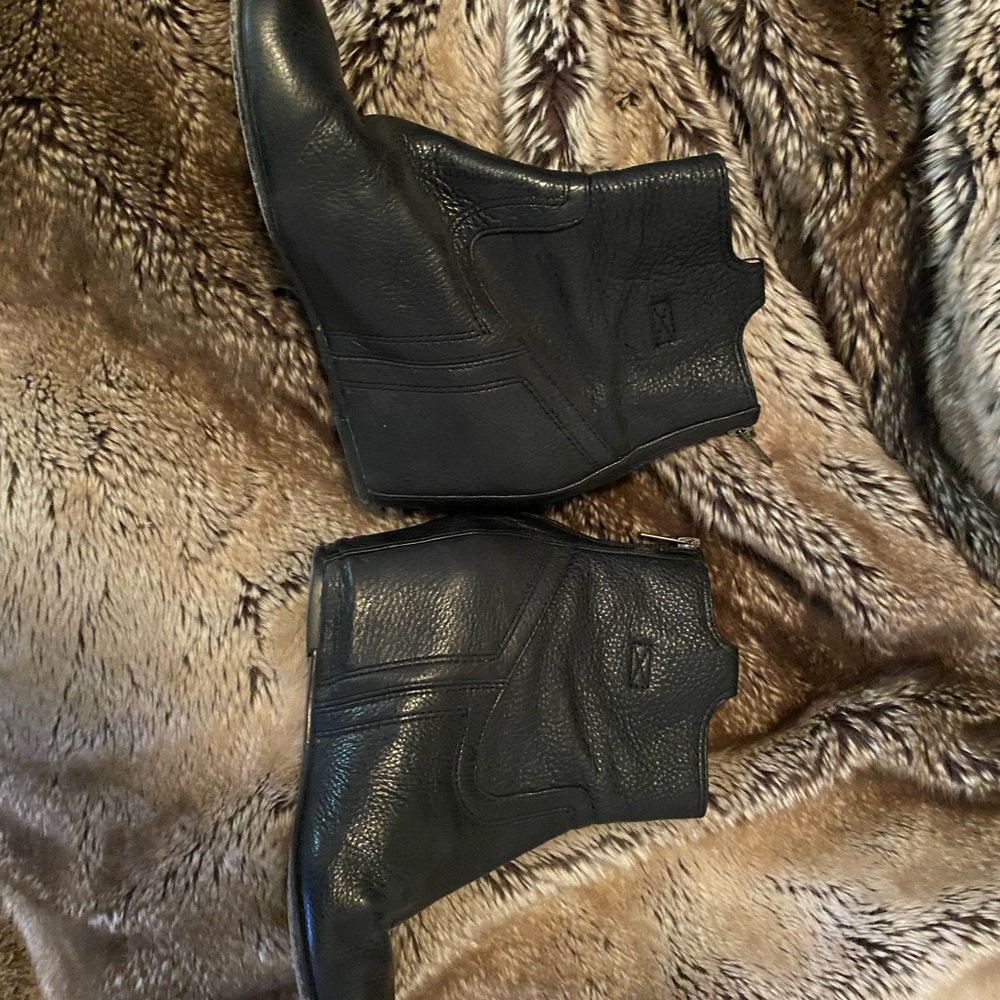 FRYE Carson Wedge Bootie Leather Black 8.5